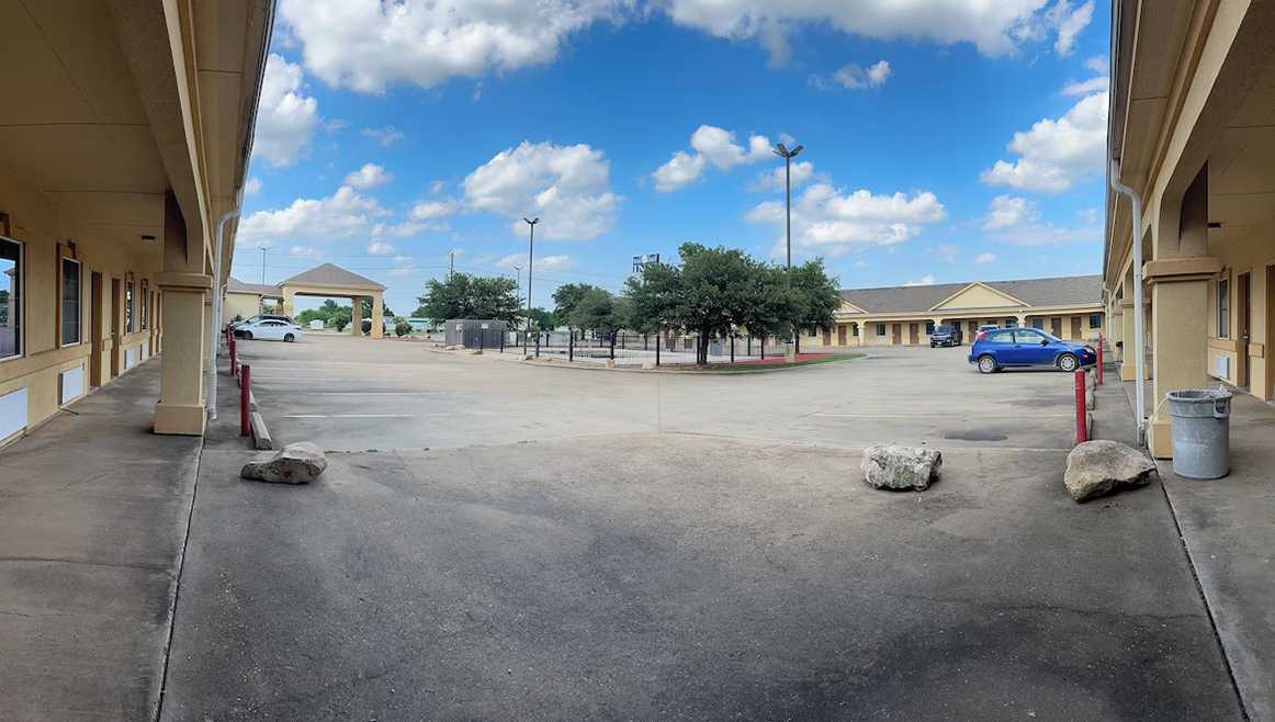Whitesboro Inn & Suites Hotel Gallery Image